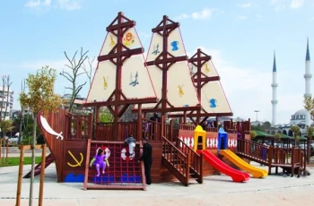 Büyük Korsan Gemisi Oyun Parkı 20x12 m