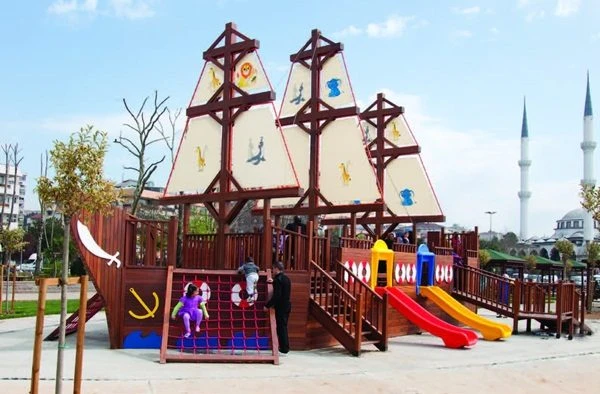 Büyük Korsan Gemisi Oyun Parkı 20x12 m