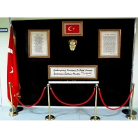 Altın Çerçeveli Atatürk Büstlü Köşe