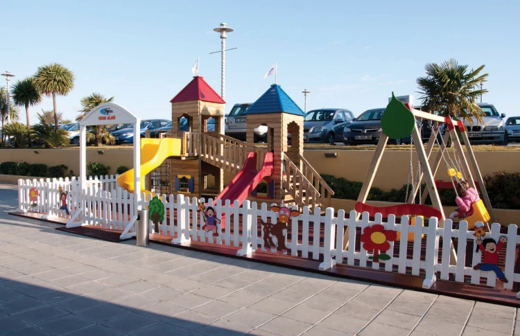 Çitli Çok Kuleli Okul Bahçesi Oyun Parkı 10x5 m