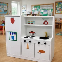 Anaokulu Ahşap Beyaz Mutfak