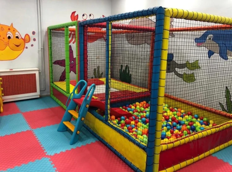 Kaydıraklı Trambolinli Top Havuzu 400x200x200 cm